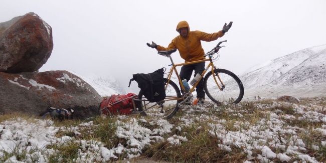 RoadFromKarakol Kyle in snowy landscape Kopie